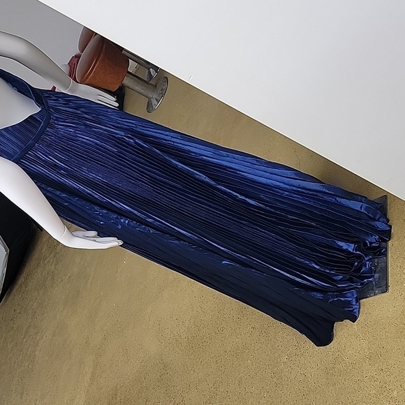 IEENA for Mac Duggal Midnight Blue 49039i Backless Pleated Maxi Dress Size 12 - Picture 7 of 16